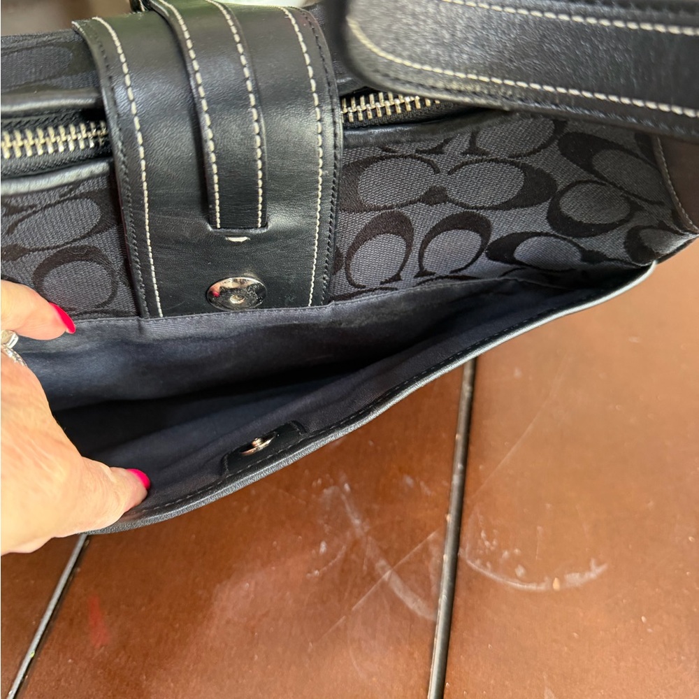 Coach black Hobo silver metal Excellent Condition - Picture 9 of 16
